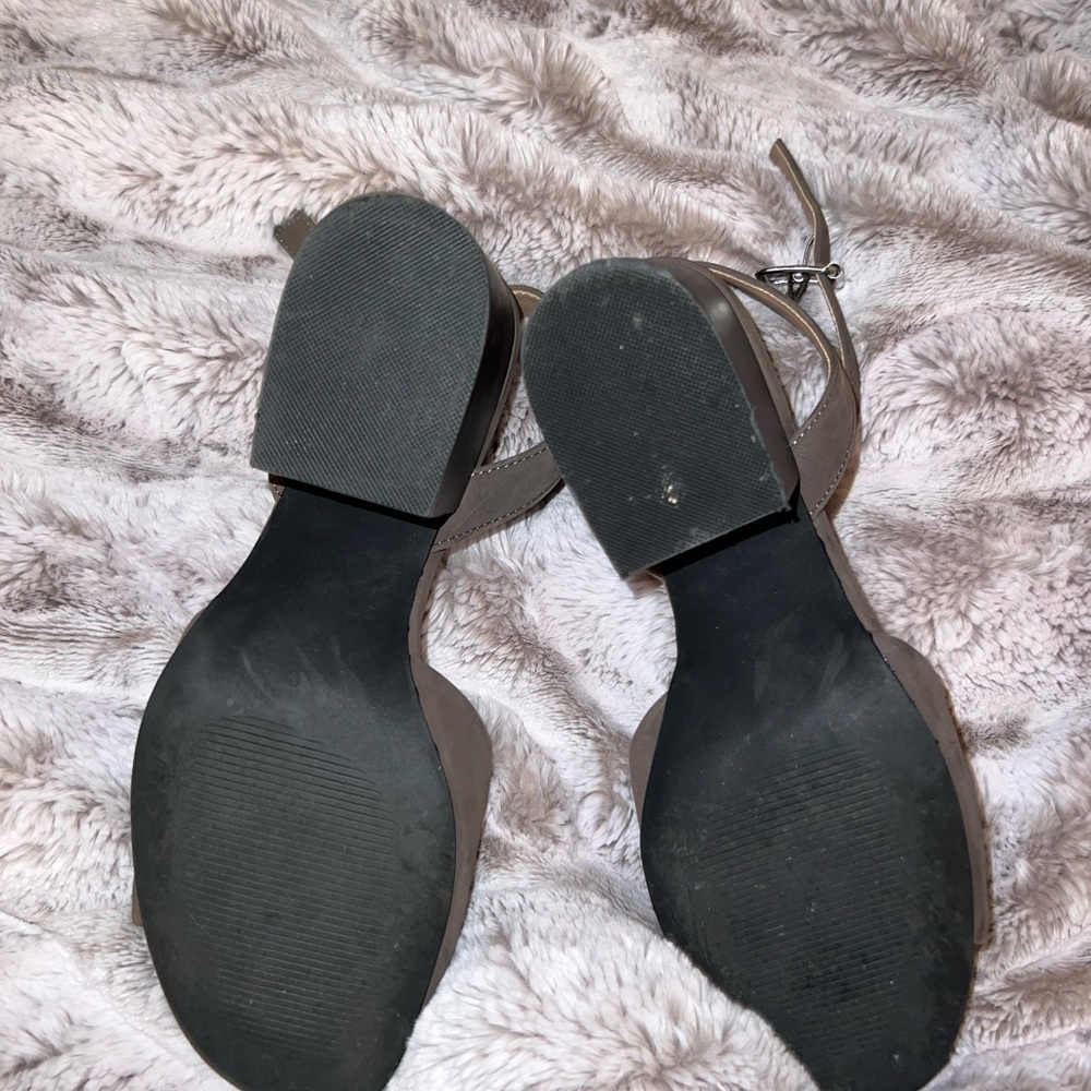 Open toe heels - Picture 4 of 6
